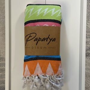 NEW Papatya Bloom 100% cotton Turkish towel. Made in Turkey. Large 39" x 71"